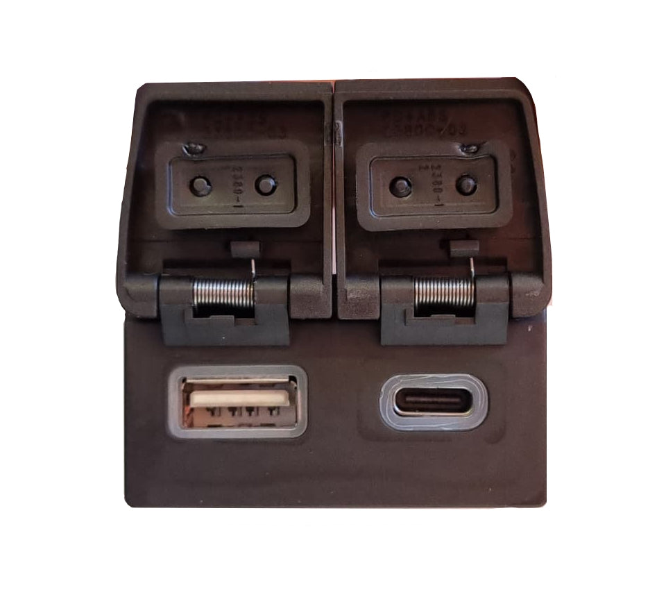 Toyota Land Cruiser 2.8 2024+ QC3.0 USB & Type-C Charger