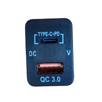 Qc3 Usb Charger With Volt Meter & C-Type Port 32X20Mm Toyota
